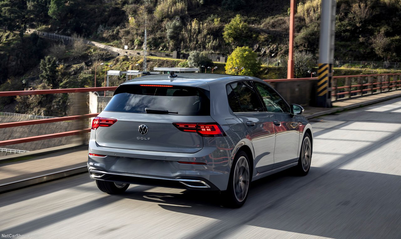 VW Golf Blau
